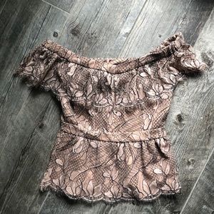 Wayf off shoulder lace Black and Tan top xs